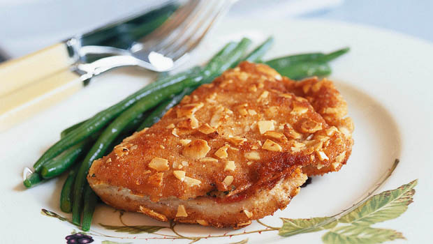Gefüllte Truthahnschnitzel im Mandelkleid - Annemarie Wildeisens KOCHEN