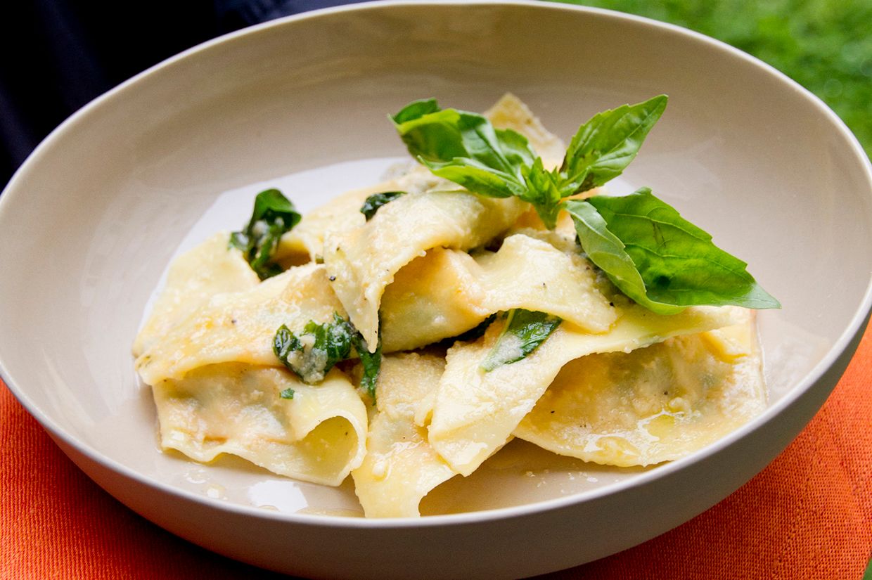 Krautstiel-Ravioli mit Pinienkern-Butter - Annemarie Wildeisens KOCHEN