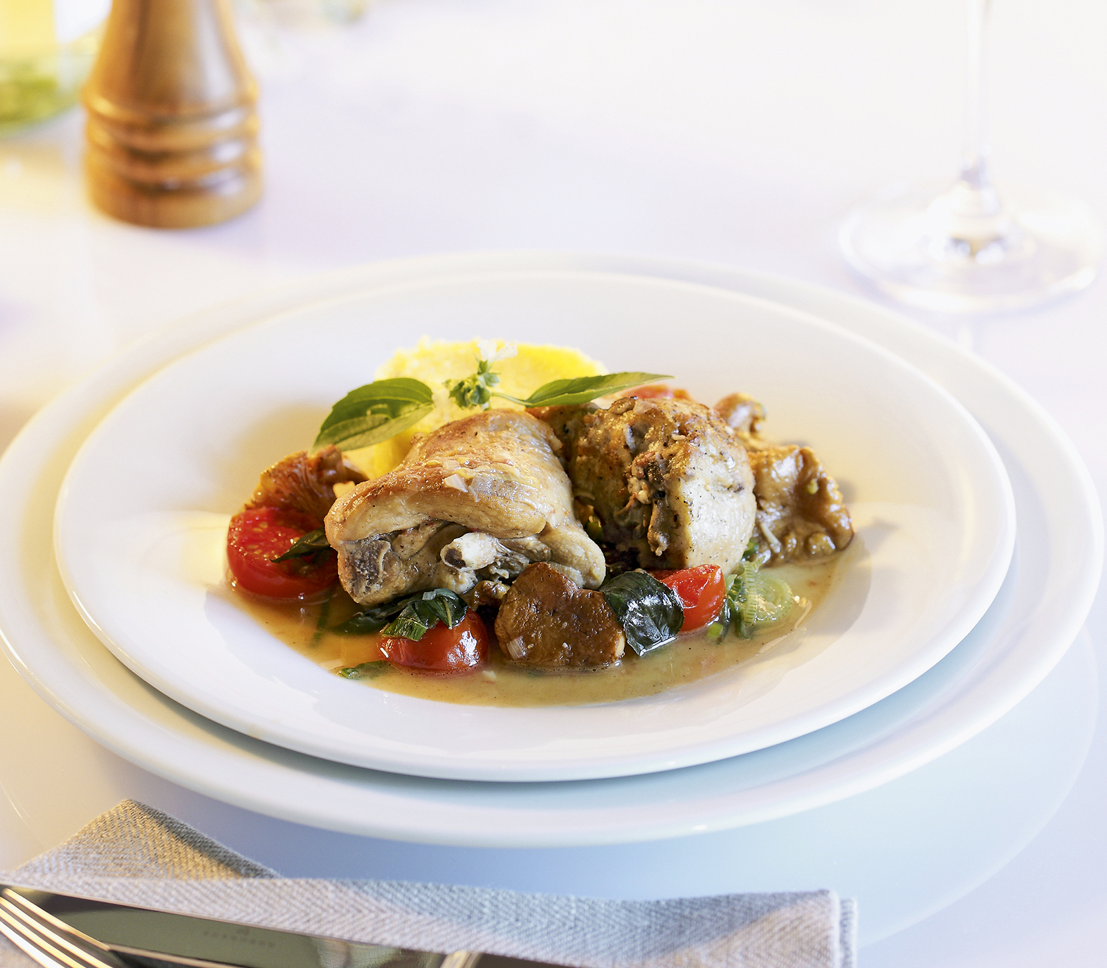 Kaninchenragout mit Eierschwämmchen und Tomaten - Annemarie Wildeisens ...