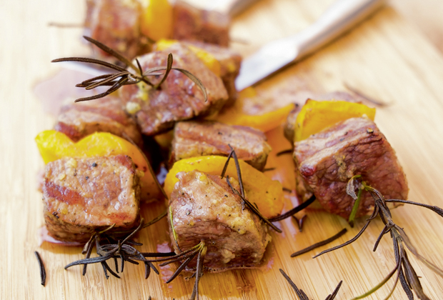 Lamm mit Peperoni an Rosmarinspiess - Annemarie Wildeisens KOCHEN