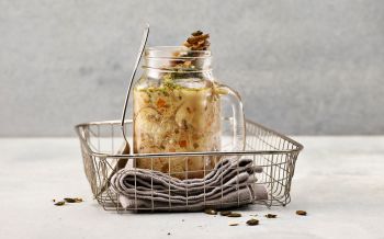 Quinoa-Pilz-Suppe mit Kürbiskernpesto