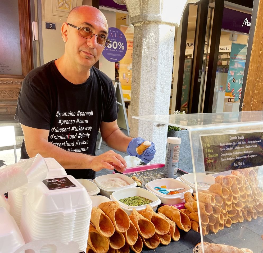 Fast wie in Sizilien: Frische Cannoli vom Markt