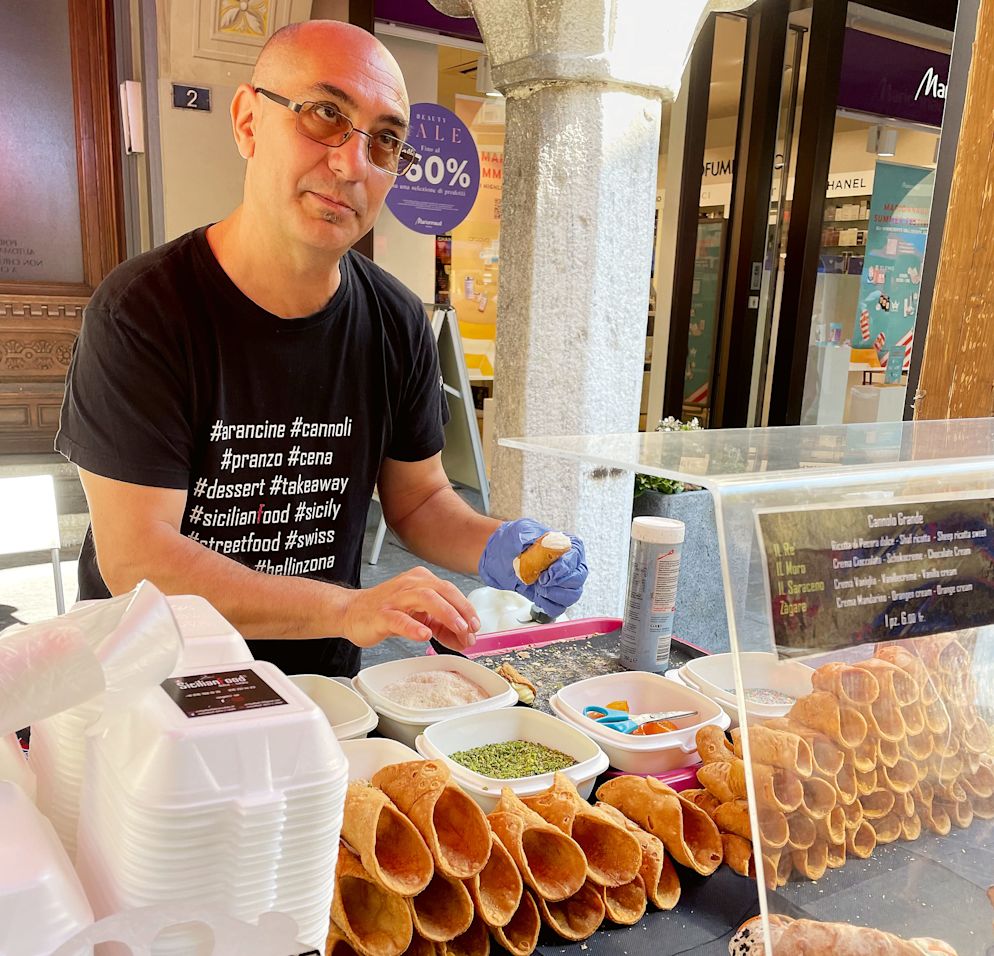 Fast wie in Sizilien: Frische Cannoli vom Markt