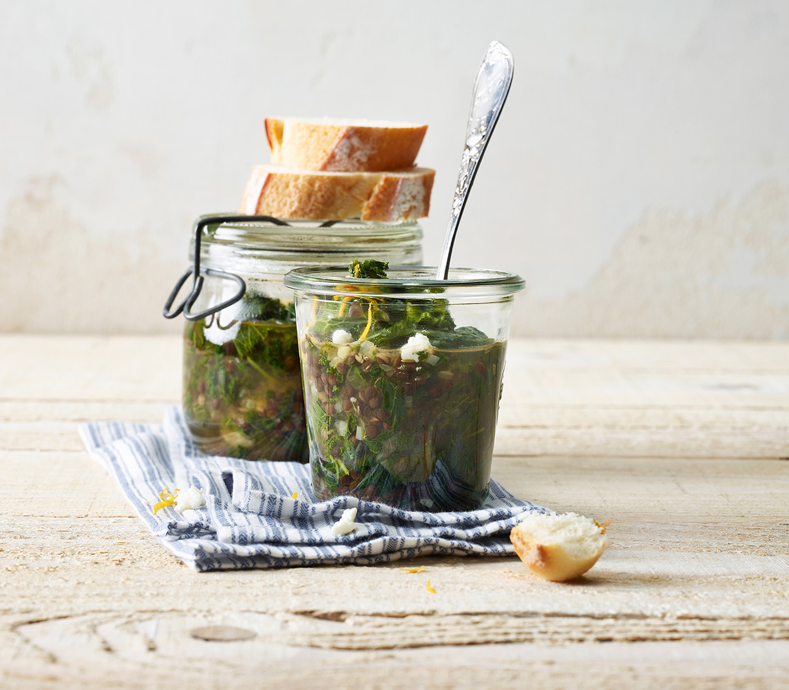 Linsensuppe mit Federkohl, Orange und Feta - Annemarie Wildeisens KOCHEN