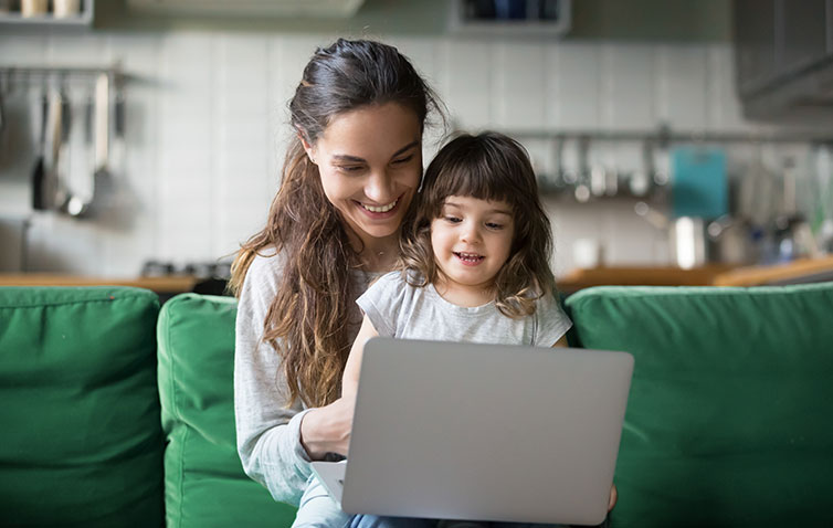 Mamá y bebé CYBER WOW-1