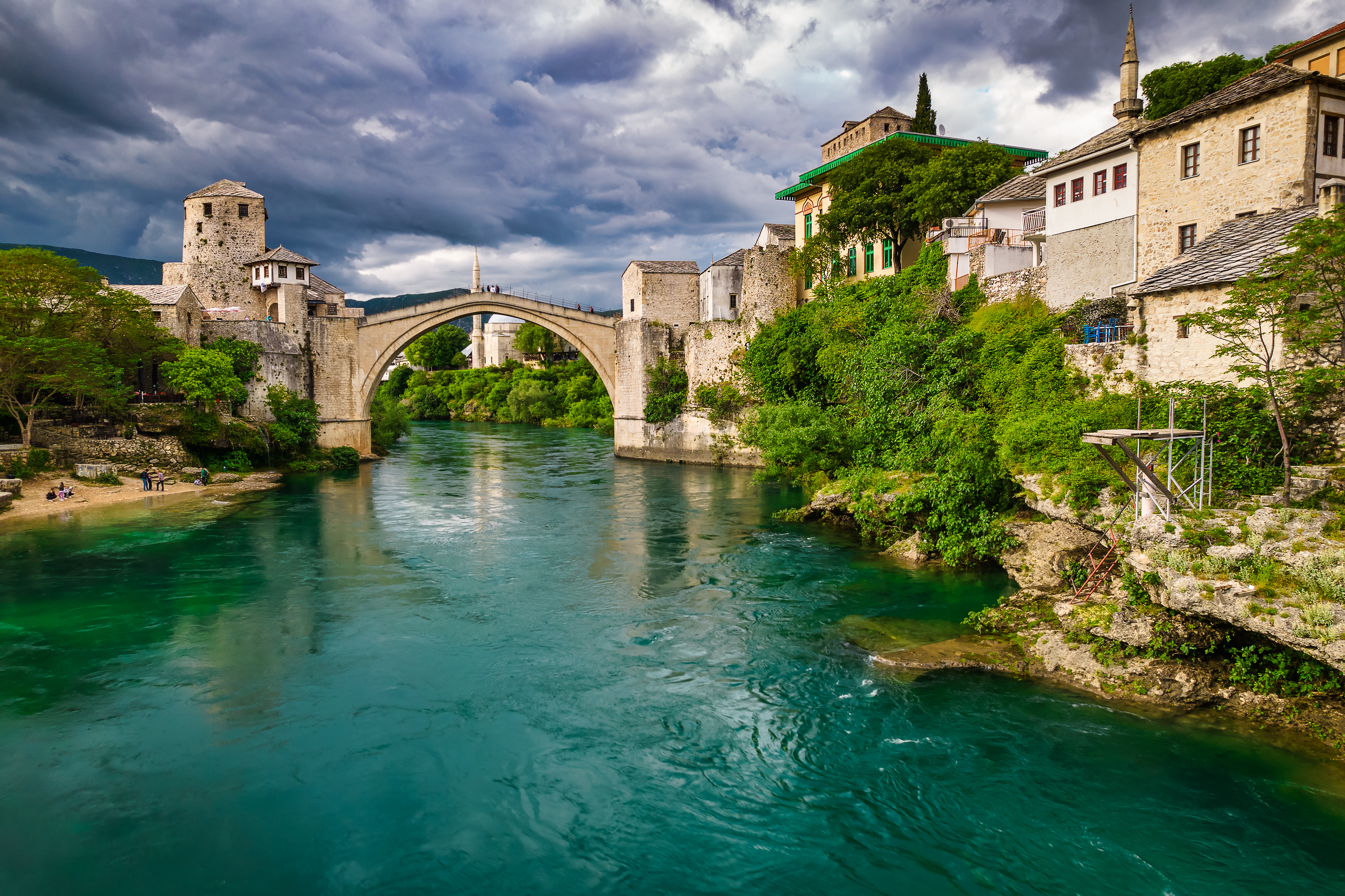 Bośnia i Hercegowina to państwo leżące w południowo-wschodniej Europie, na Bałkanach. Zapoznaj się ze szczegółami transportu w relacji z Bośnią i Hercegowiną. | Omida Logistics