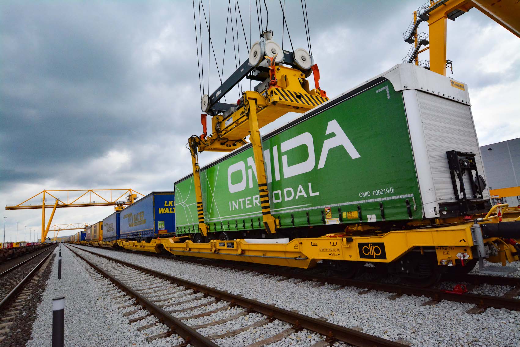 W 2022 odbieramy 200 nowych naczep przeznaczonych do Transportu Intermodalnego | Omida Logistics