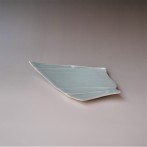 GH23D-G23 Plate leaf S, 2x24,5x15cm, porcelain-celadon, TerraDelft3