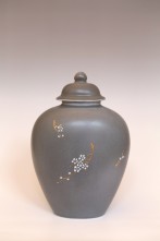 T28Cb-Lidded-pot-with-eagle-2016-28x18x11cm-handpainted-porcelain-goldluster-and-celadon-glaze