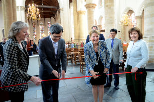 Chinese ambassadeur en burgemeester Delft openen keramiekfestival