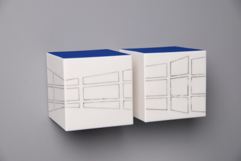 3-542 Cube Series 2x elk 8.5x8.5xd9cm