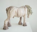 Horse with no name, 2023, h.39x64x25cm, aardewerk, glazuur, katoen, right