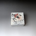 SS-MJL 20-02 raku wallcube, handpainted, 18x18x10cm, TerraDelft2