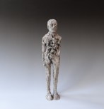 MJ24-3 Loner, figuur met glazuur, h.37,5x9x7cm, TerraDelft1