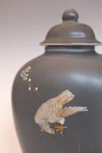 T28Cdetail-Lidded-pot-with-eagle-2016-28x18x11cm-handpainted-porcelain-goldluster-and-celadon-glaze