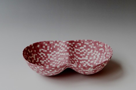 ME1804-Double-symmetric-bowl-2018-h.7x26x175cm-inlayed-porcelain-red-dark-rose-licght-rose-white-TerraDelft-1