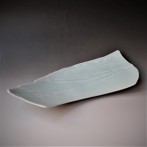 HG1809 Plate Leaf M, porcelain-celadon glaze, h.4,5x40x21cm, TerraDelft3