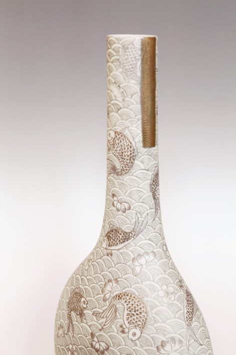 T12C-detail-New-Guan-Ware-Vase-2016-h.44x20x12cm-handpainted-porcelain-goldluster-and-celadon-glaze