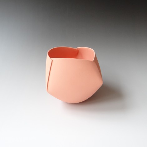 AvH-180 Pink object, stoneware and engobe, 3 cuts, 17x16x15Hcm, TerraDelft12