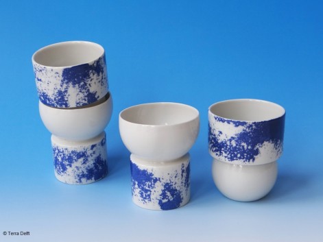 FO2-Beaker-round-right-h.9xd.75cm-casted-porcelain-TerraDelft1