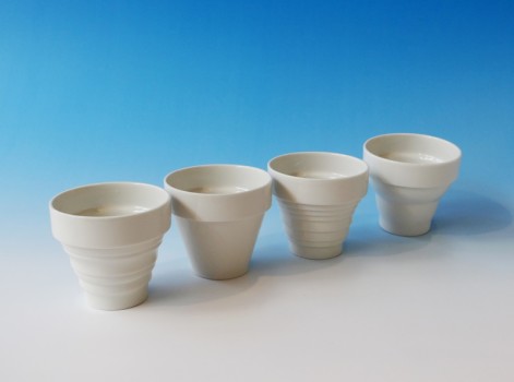 Beaker-Younker-set-of-4-porcelain-h.7xd.75cm.-1