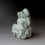 JL13-09 Emperors horse (with people), celadon, h.17cm, TerraDelft2