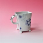 GN2110 Fat Boy Cup, h.12x8x13cm, porcelain-silverluster glaze, TerraDelft