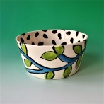 S7-3 Bowl Right, casted earthenware, handdecorated, h.10xd.20,5cm, TerraDelft