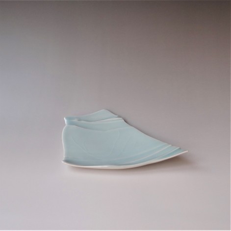 GH23D-G23 Plate leaf S, 2x24,5x15cm, porcelain-celadon, TerraDelft1