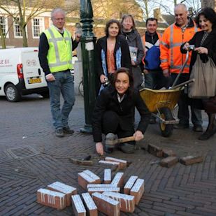 De klinkers gaan erin!