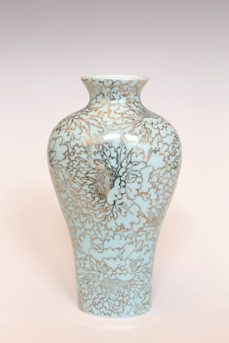 A22-5C-New-Guan-Ware-Vase-2016-h.20x11x7cm-handpainted-porcelain-goldluster-celadon-and-shiny-glaze