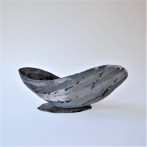 McW2112-6, Swing Blue object, h.15,5x34,5x6,5cm, woodfired-stoneware, slate foot, TerraDelft2