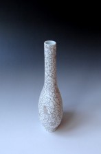 A16-1-New-Guan-Ware-Bottle-2016-h.25x12x7cm-handpainted-porcelain-goldluster-and-celadon-glaze-side
