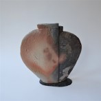 McW2112-2, Brown Vase object, h.35x33x7cm, woodfired-stoneware, slate foot, TerraDelft3