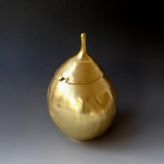 IJ1720 Golden Lidded Vessel, porcelain-gold, h..21cm, TerraDelft1