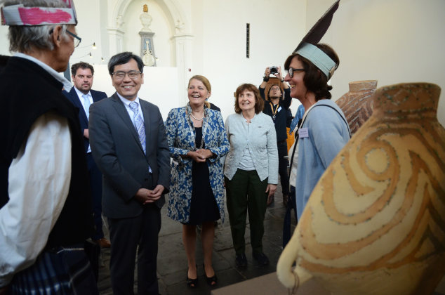 Oude Kerk - bezoek expositie Z.E. Tan Jian - Marja van Bijsterveldt - Simone Haak