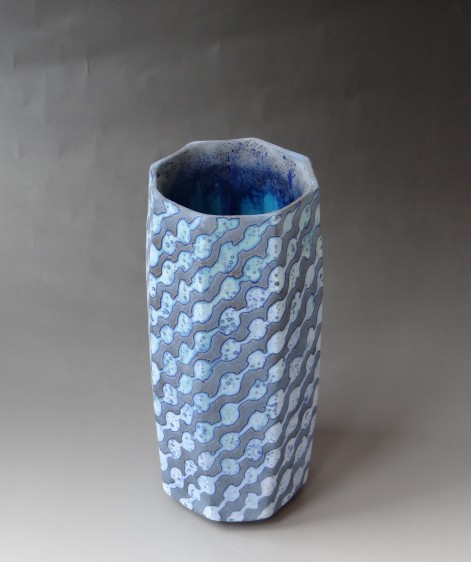 PB112-Vase-8-angles-stoneware-h.21x95x95cm-2-TerraDelft