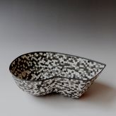 ME1802-Bowl-right-angle-2018-h.10x295x205-inlayed-porcelain-black-anthracite-grey-white-TerraDelft-1