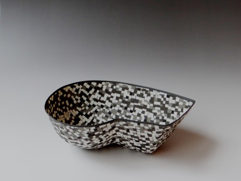 ME1802-Bowl-right-angle-2018-h.10x295x205-inlayed-porcelain-black-anthracite-grey-white-TerraDelft-1