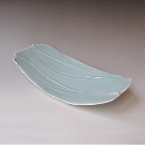 GH23D-G13 Plate Leaf L, 7,5x38x21cm, porcelain-celadon, TerraDelft2