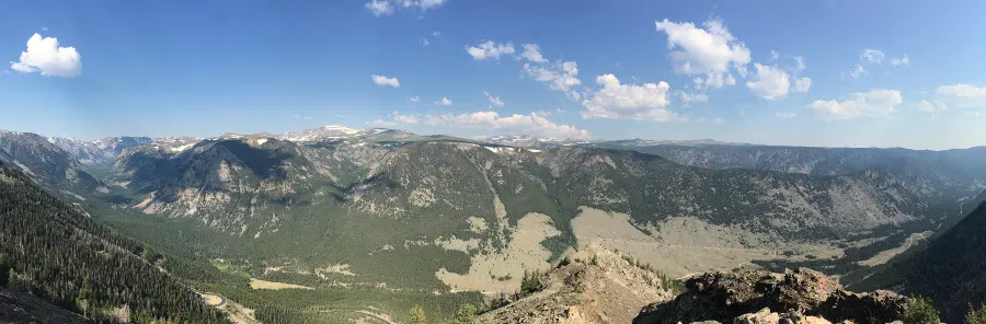 The panoramic view from Beartooth Pass