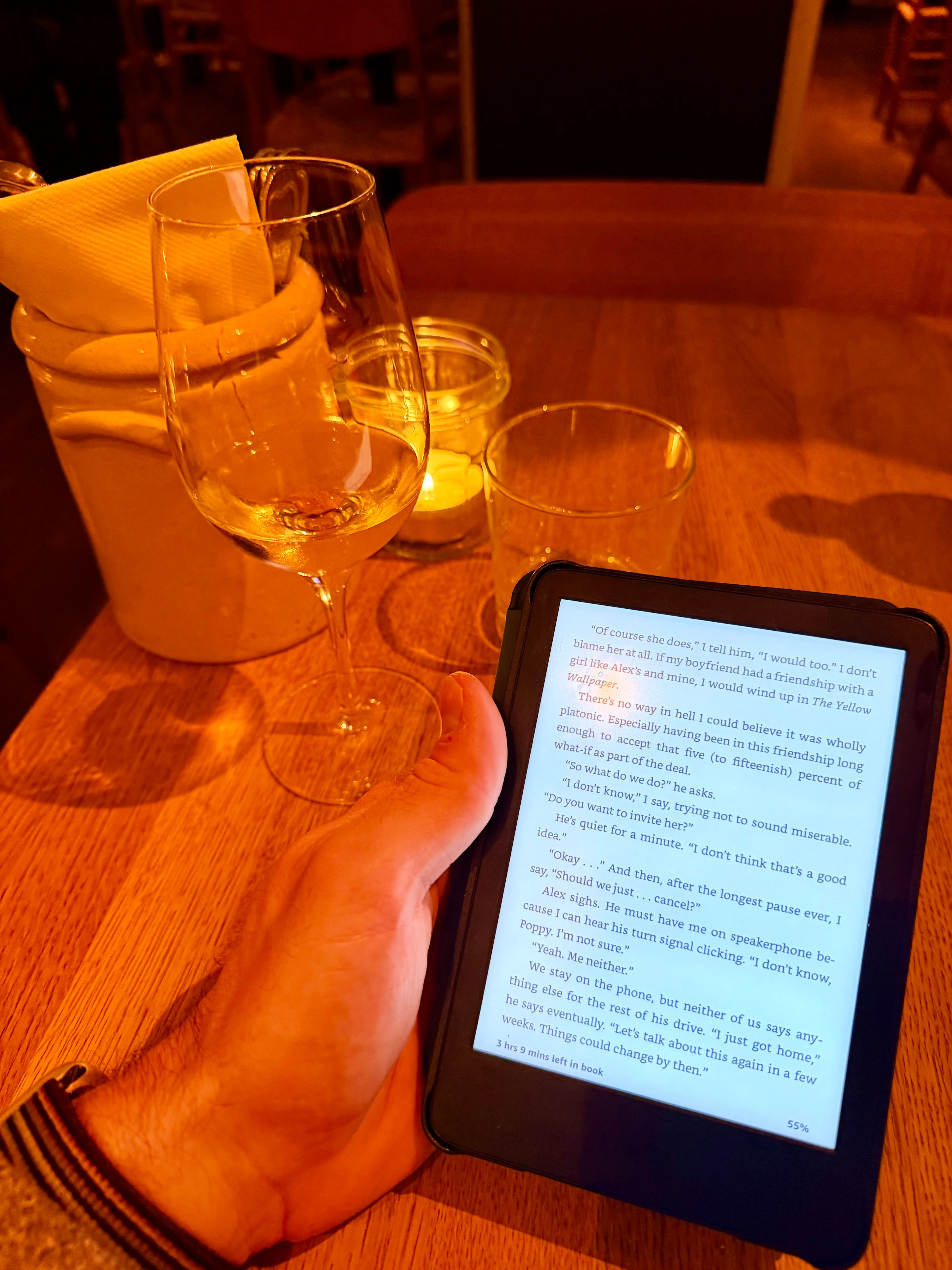 Eating alone = reading