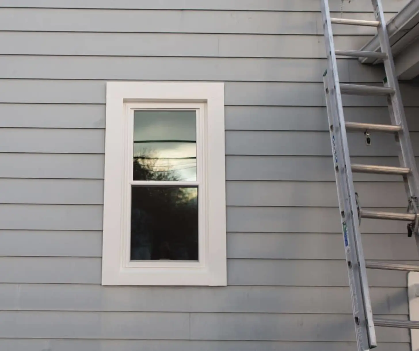 Choosing the Right Window Frame Material For Your Replacement