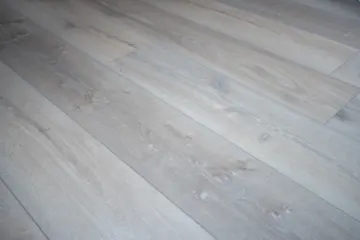 Waterproof vinyl flooring in kitchen