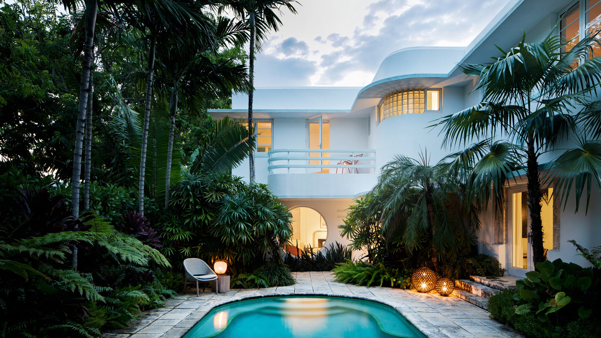 Miami Villa outdoor evening 