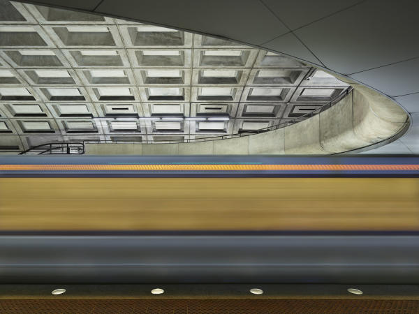 Smithsonian Metro No. 8 full bleed