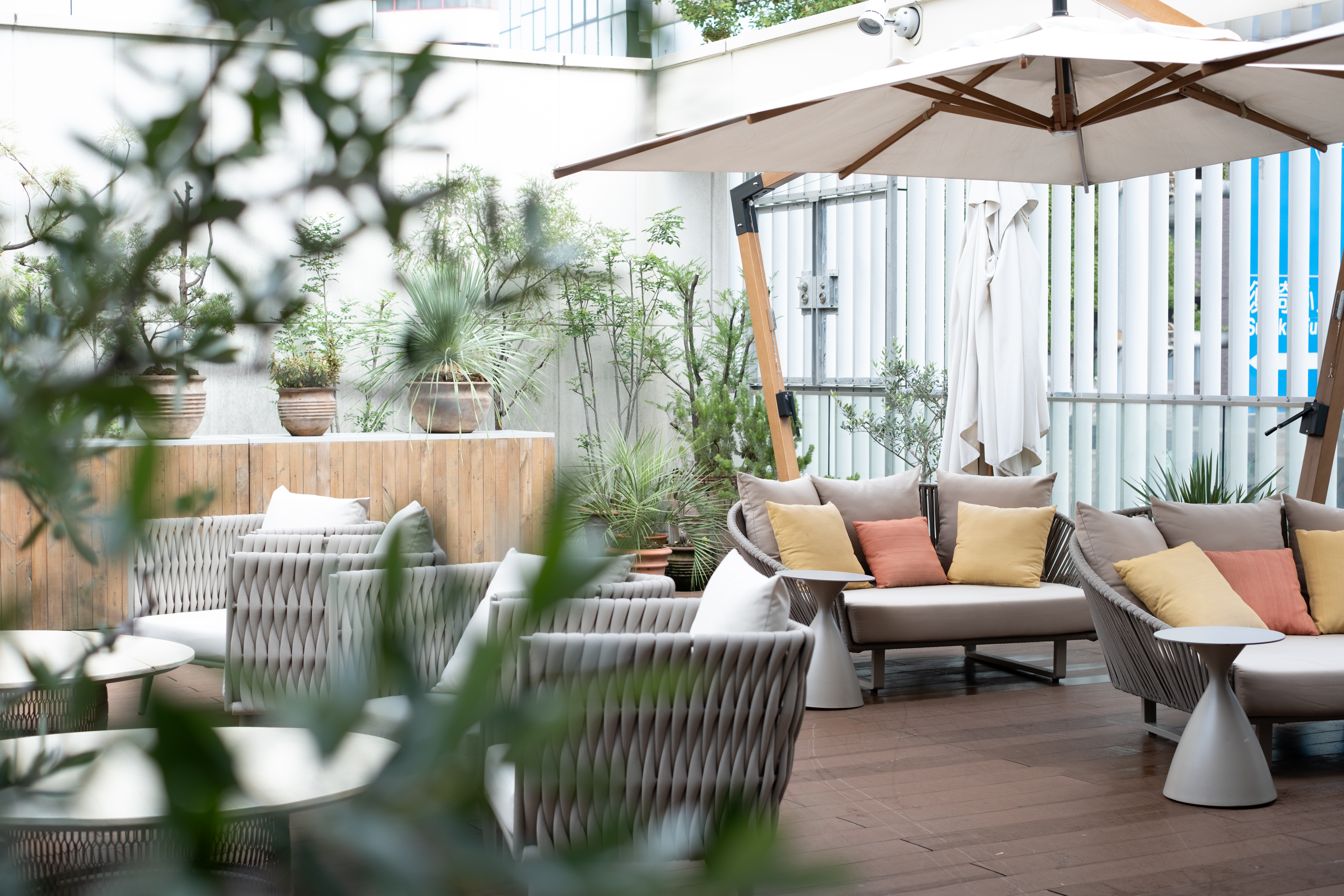 kevinさんが撮影した天神モノリスのテラス席の写真