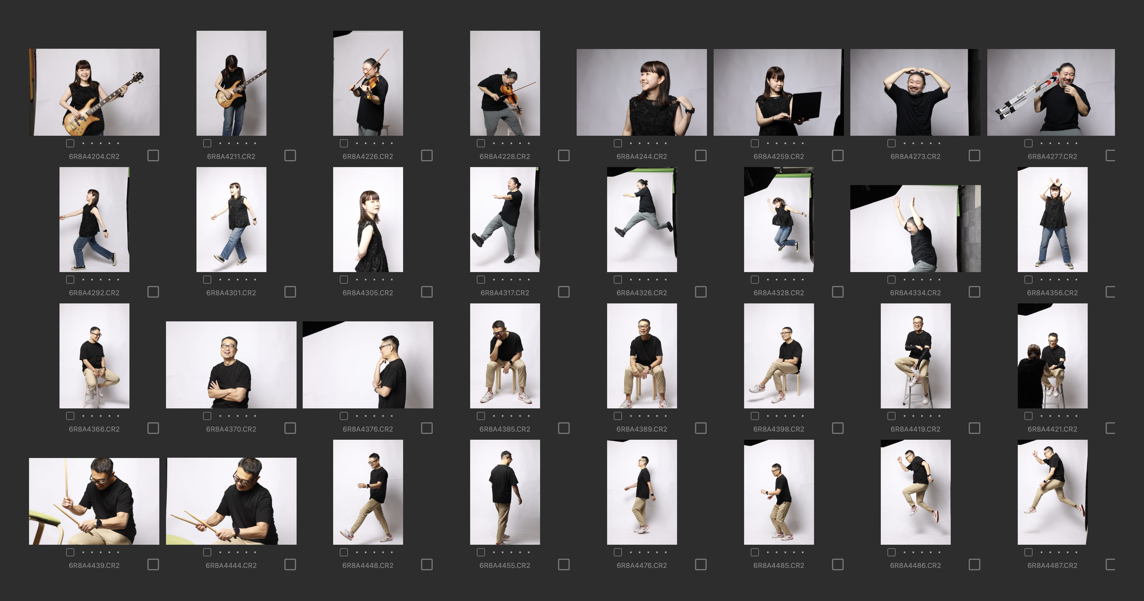 楽器持ったり、振り返ってみたり、飛んでみたり…