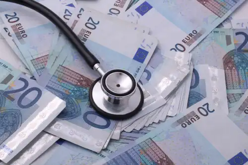 Hvor meget tjener en læge i løn i Danmark i 2023?