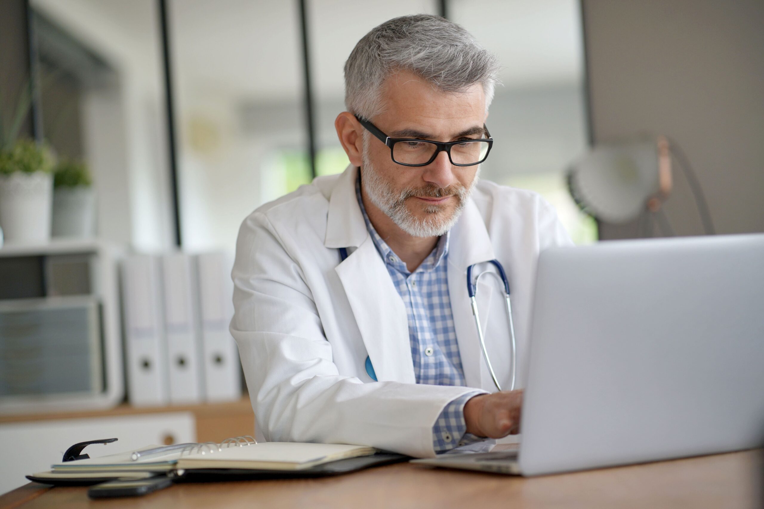 Managing Digital Relationships in Healthcare — cover
